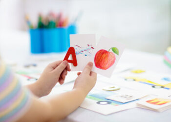 4 ขั้นตอนปลุกไฟการเรียนภาษาอังกฤษ อัปสกิลให้ลูก